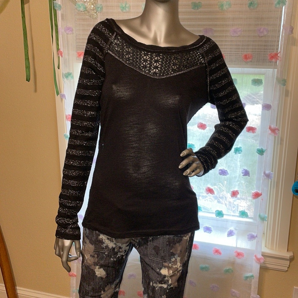 Miss Me unique long sleeve crocheted top